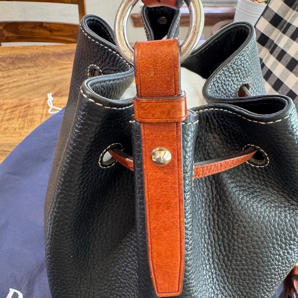 Dooney & Bourke Black and Tan Leather Shoulder Bag - Picture 2 of 10